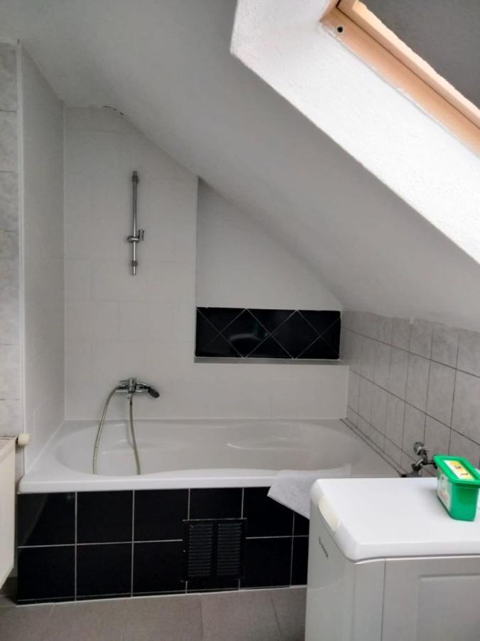 Ferienwohnung Neheim Mit Dennis Und Alexander Alexander Mit Klimaanlage Neheim-Husten Exterior foto